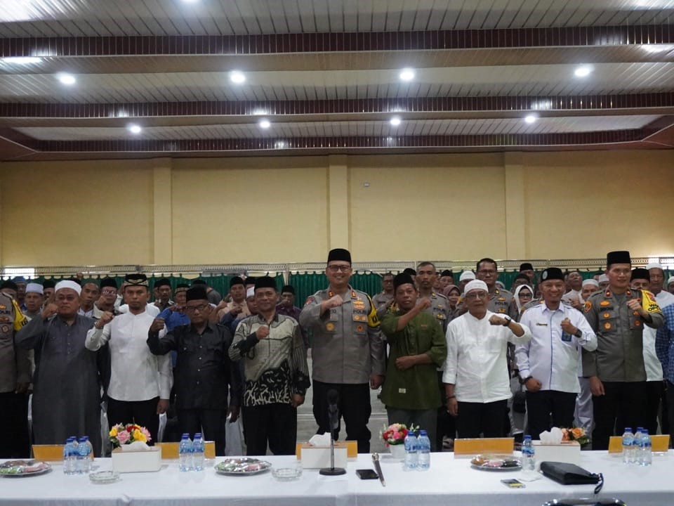 Wujudkan Kamtibmas Kondusif, Kapolres Langkat Silaturahmi Bersama Alim Ulama